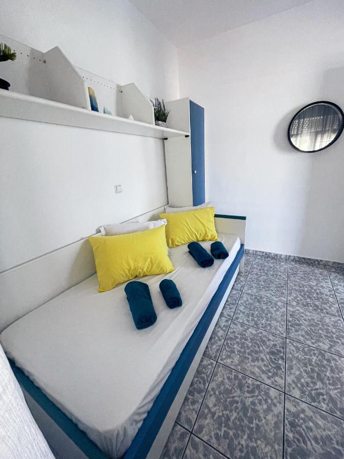 Coastline Apartment Nea Peramos  Exterior photo